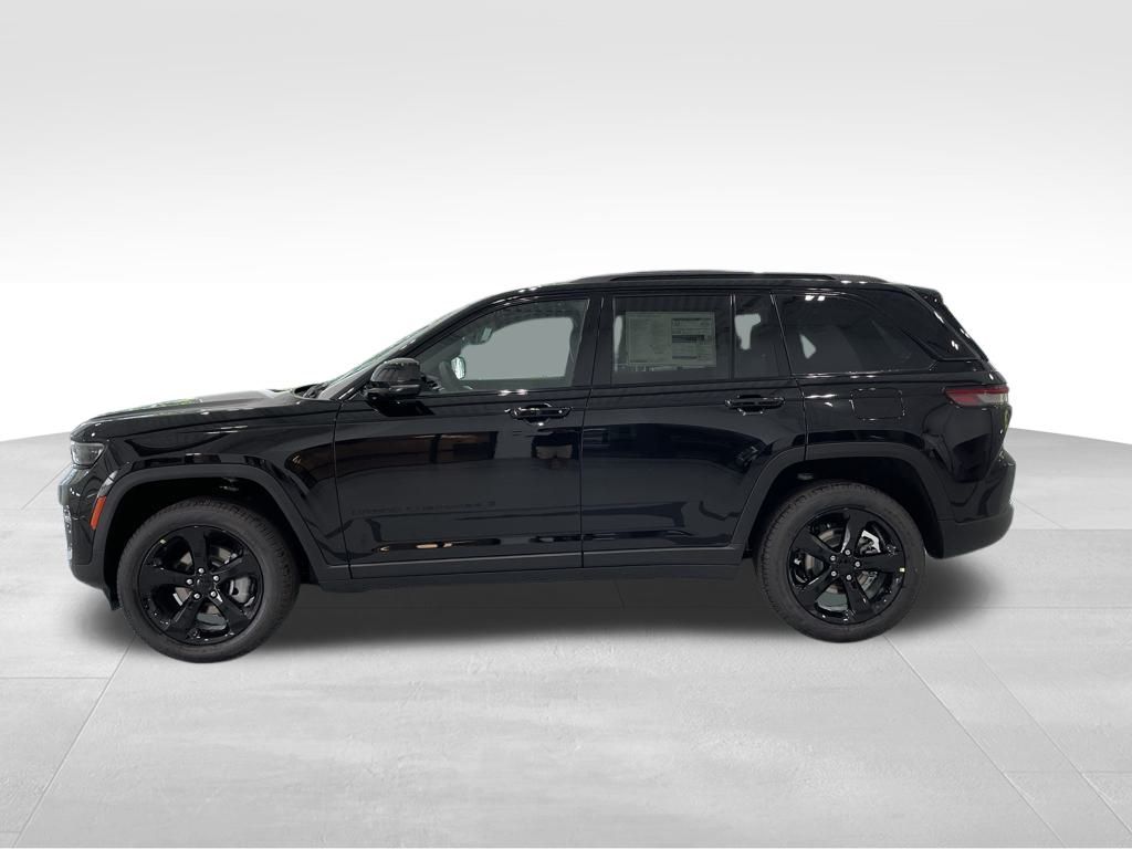 2025 Jeep Grand Cherokee Limited photo 2