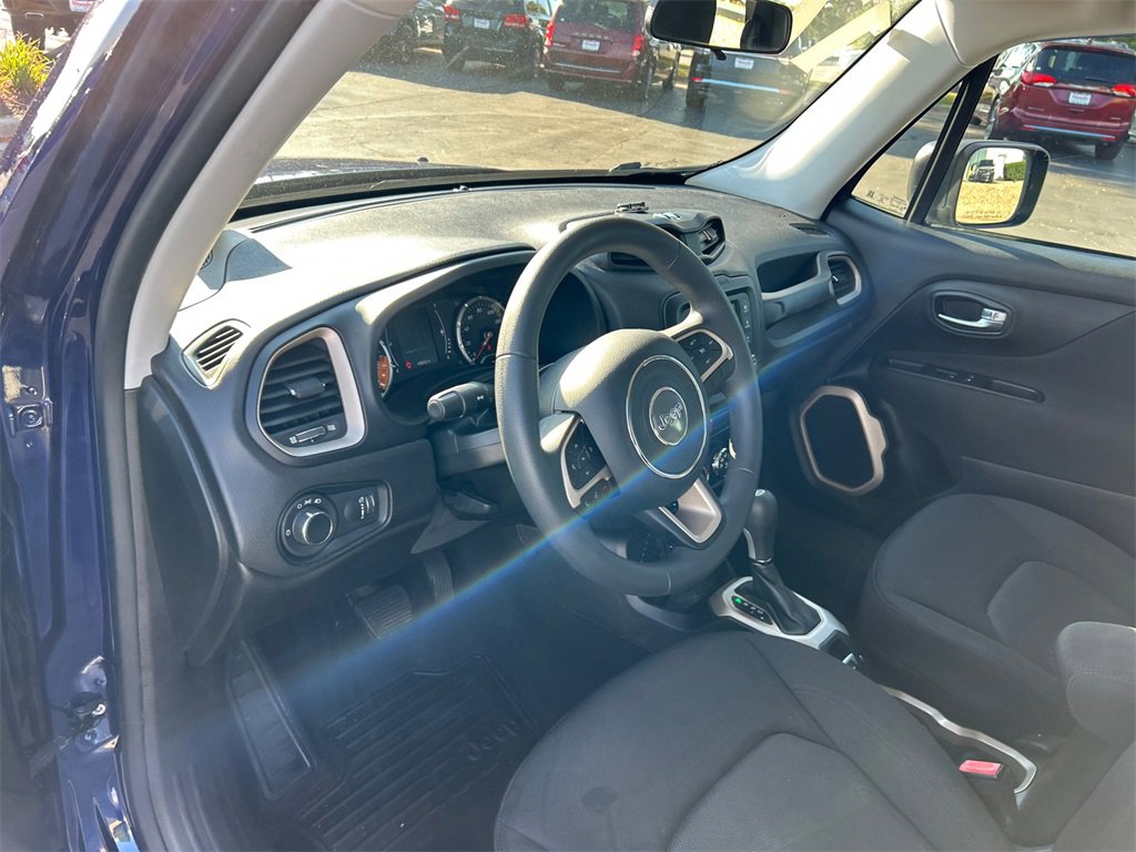 2017 Jeep Renegade Sport photo 15