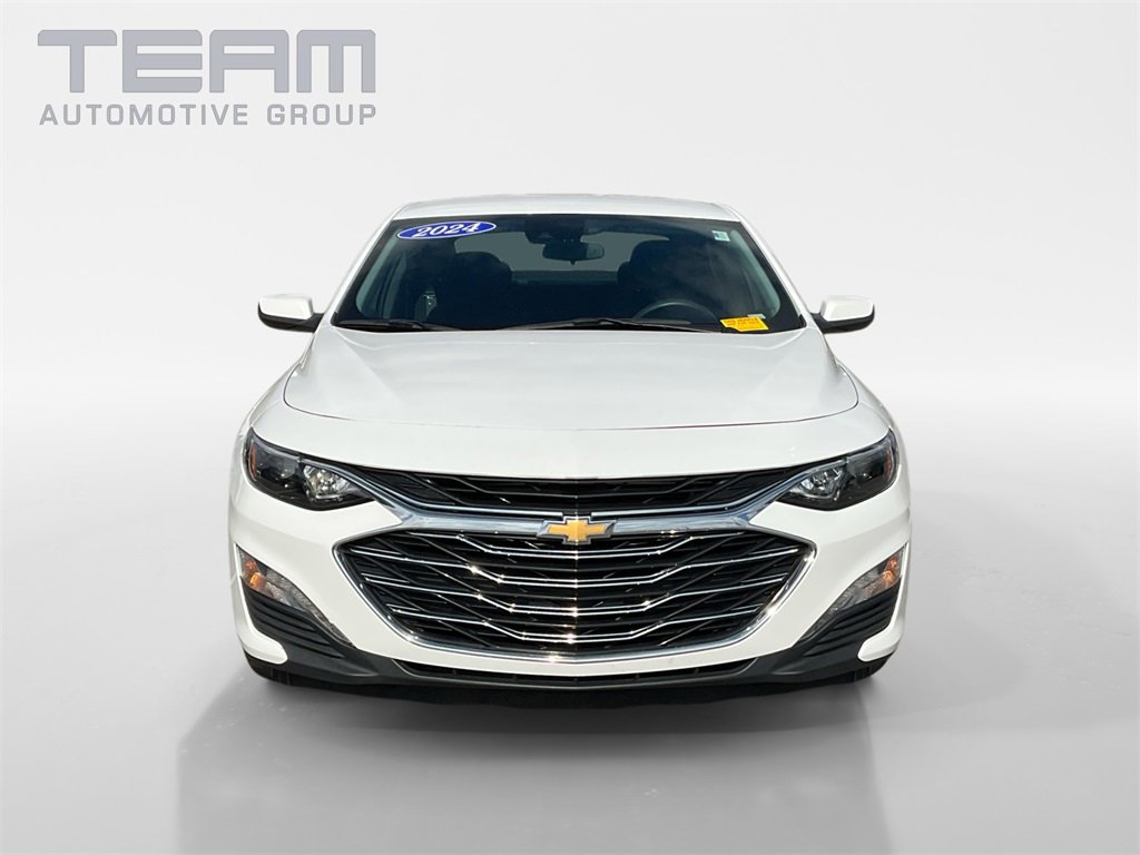 2024 Chevrolet Malibu 1LT photo 2