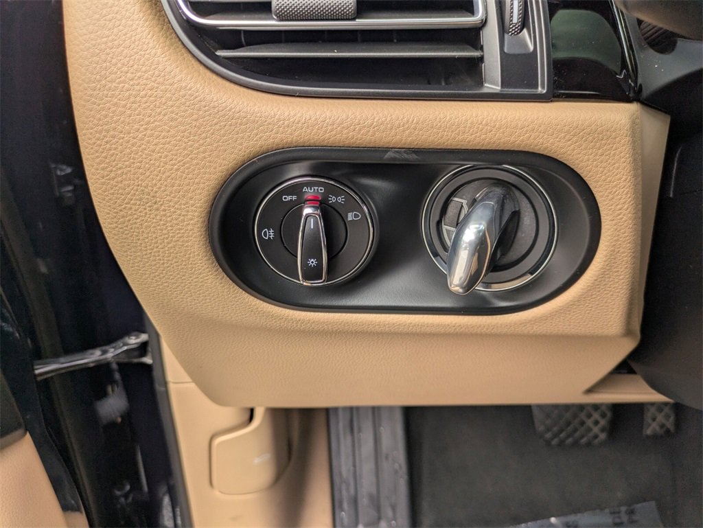 2020 Porsche Macan Base photo 20