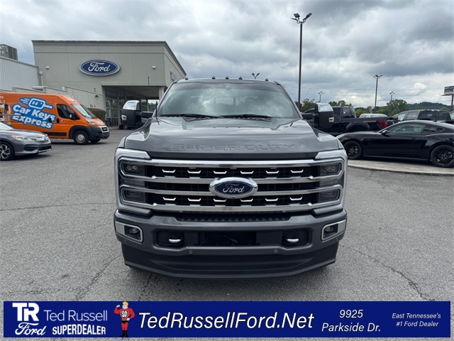 2023 Ford F-350 Platinum photo 2