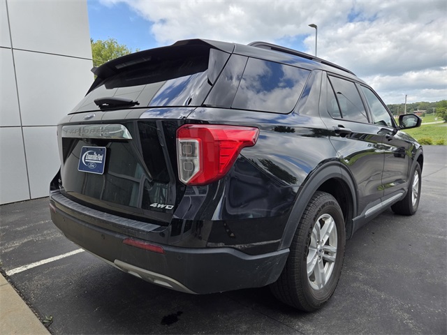 2023 Ford Explorer XLT photo 2