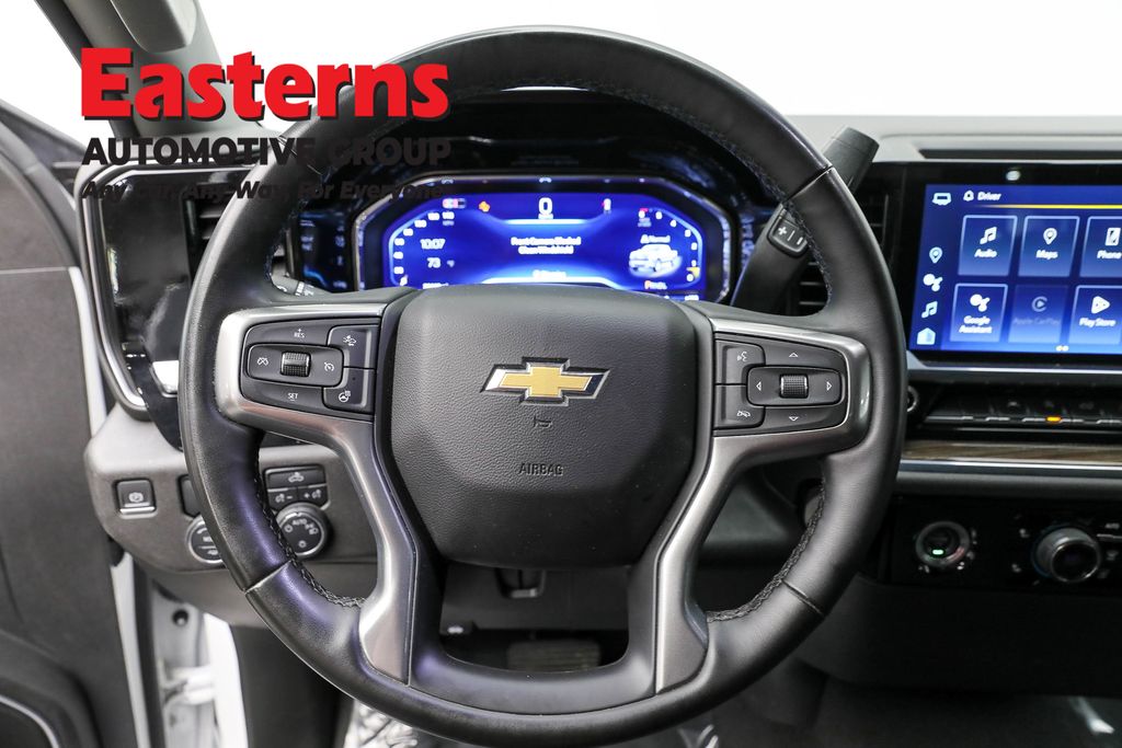 2024 Chevrolet Silverado 1500 LT photo 9