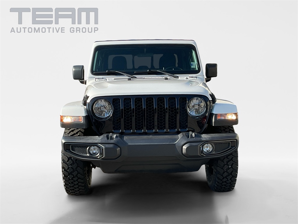 2022 Jeep Gladiator Willys photo 2