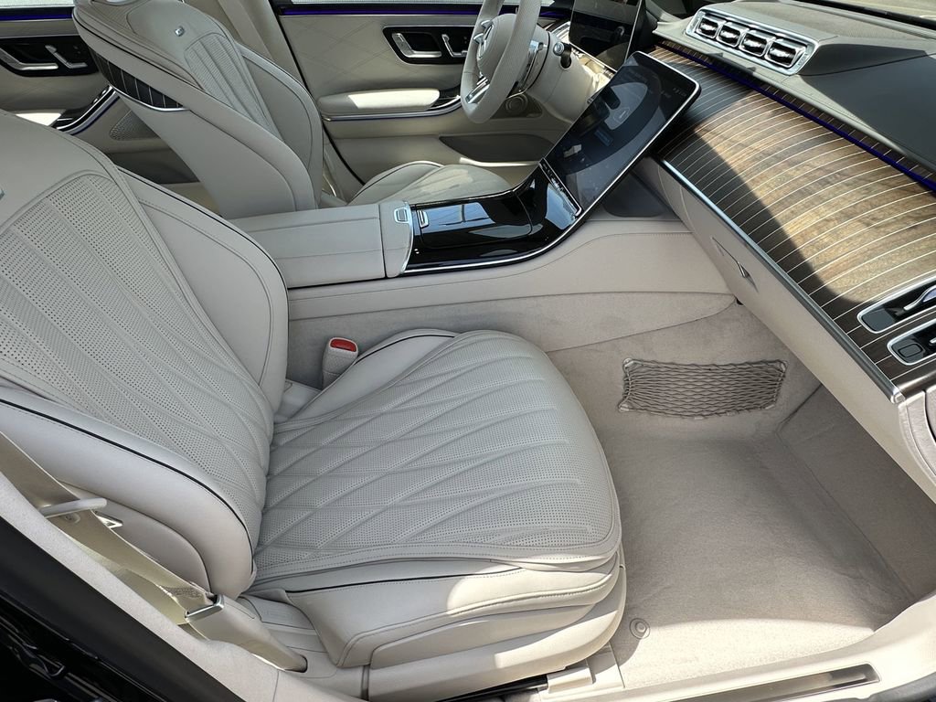 2025 Mercedes Benz S AMG 63 e 4MATIC photo 15