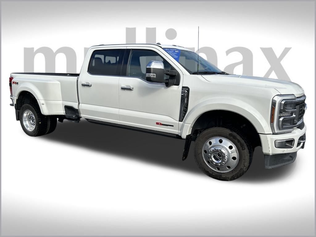 2024 Ford F-450 Super Duty Limited's photo