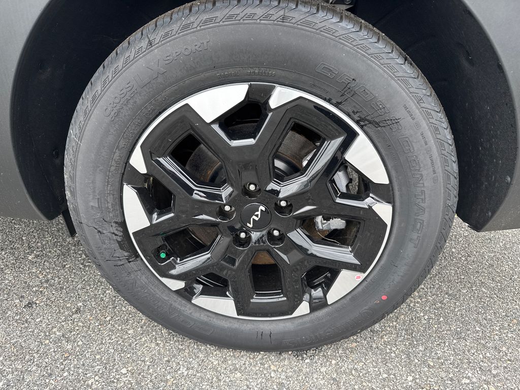 2025 Kia Sorento S photo 19