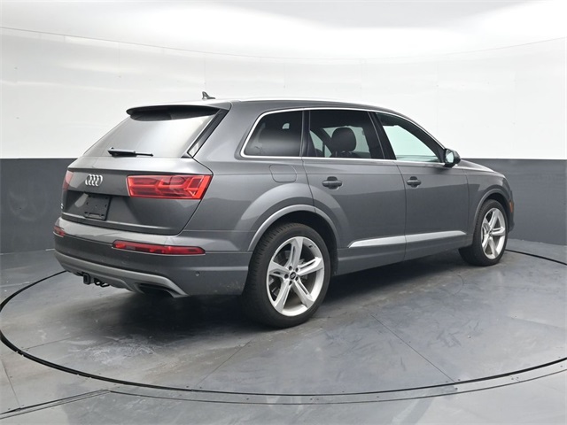 2019 Audi Q7 55 Prestige photo 2