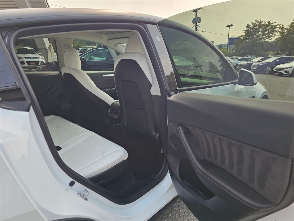 2023 Tesla Model Y Long Range photo 15