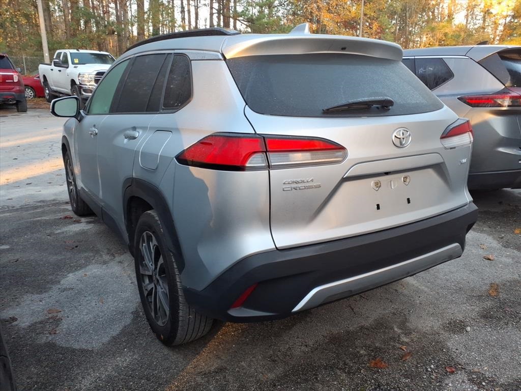 2024 Toyota Corolla Cross XLE photo 4