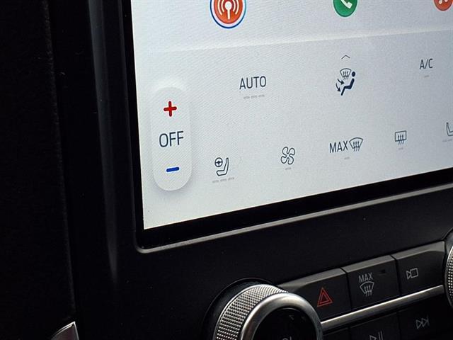 2024 Ford Edge Titanium photo 5