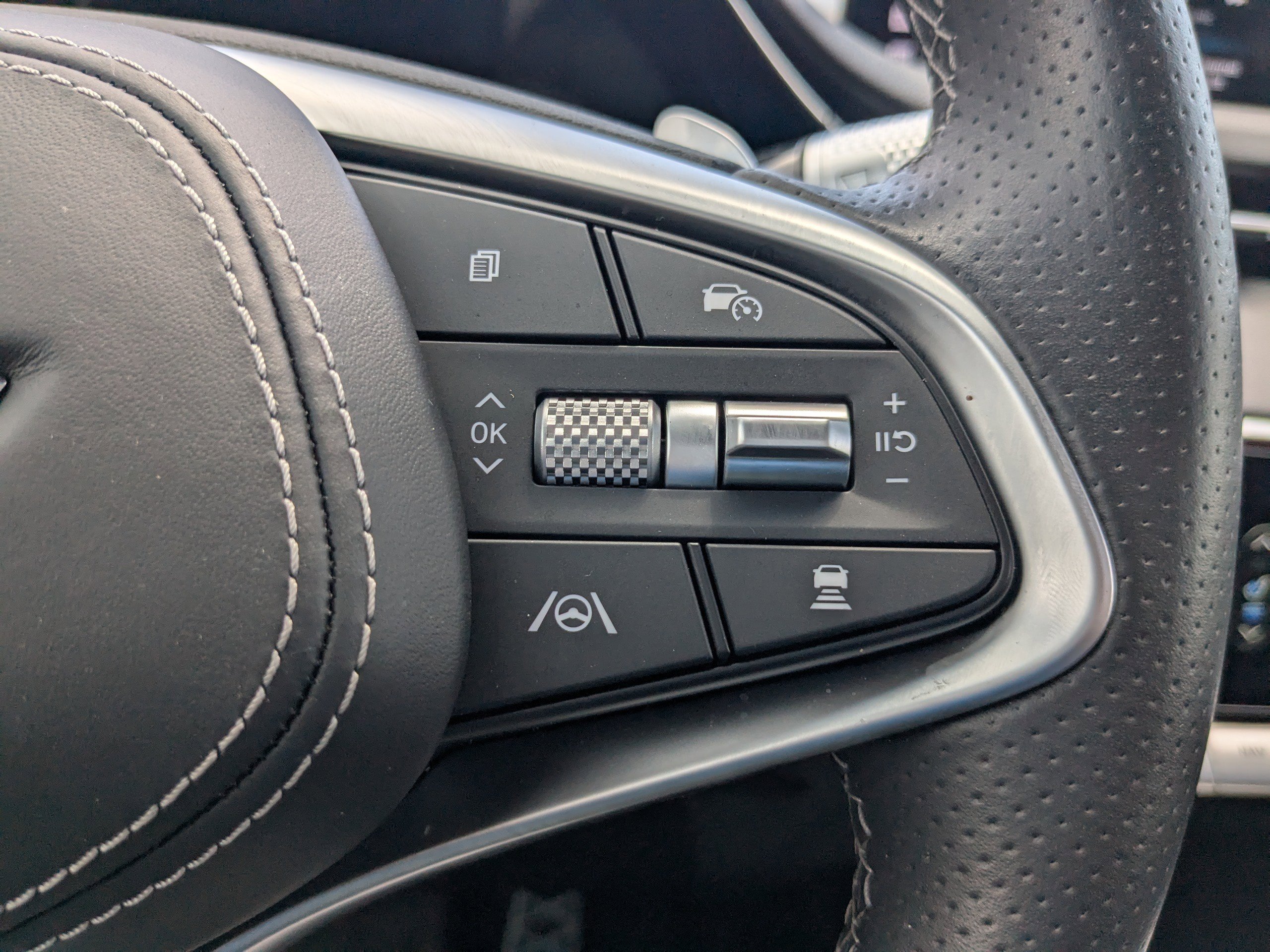 2024 Genesis GV70 3.5T Sport photo 21