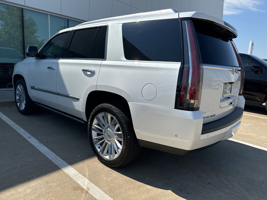 2018 Cadillac Escalade Platinum photo 4