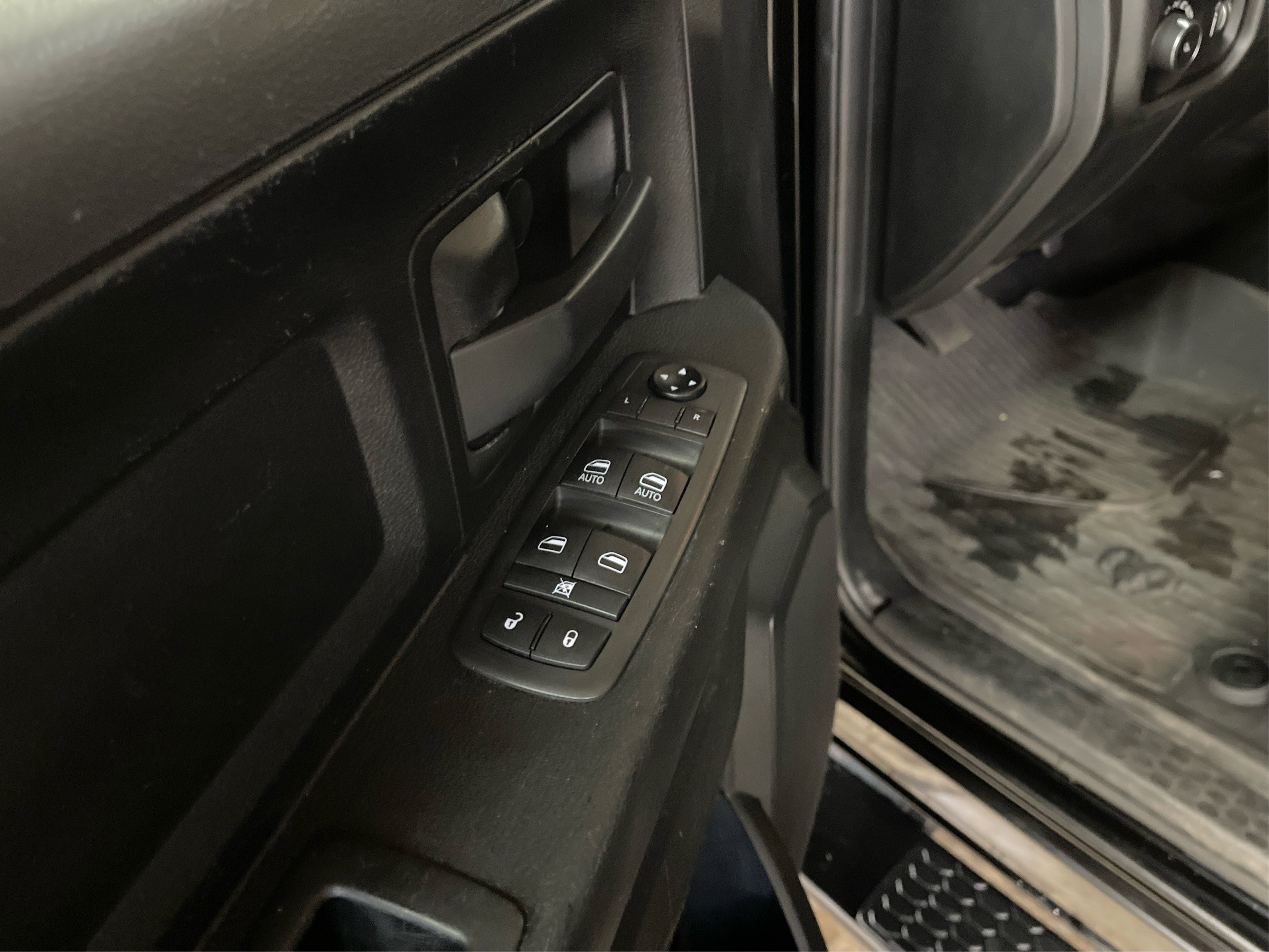 2021 Ram 2500 Tradesman photo 16