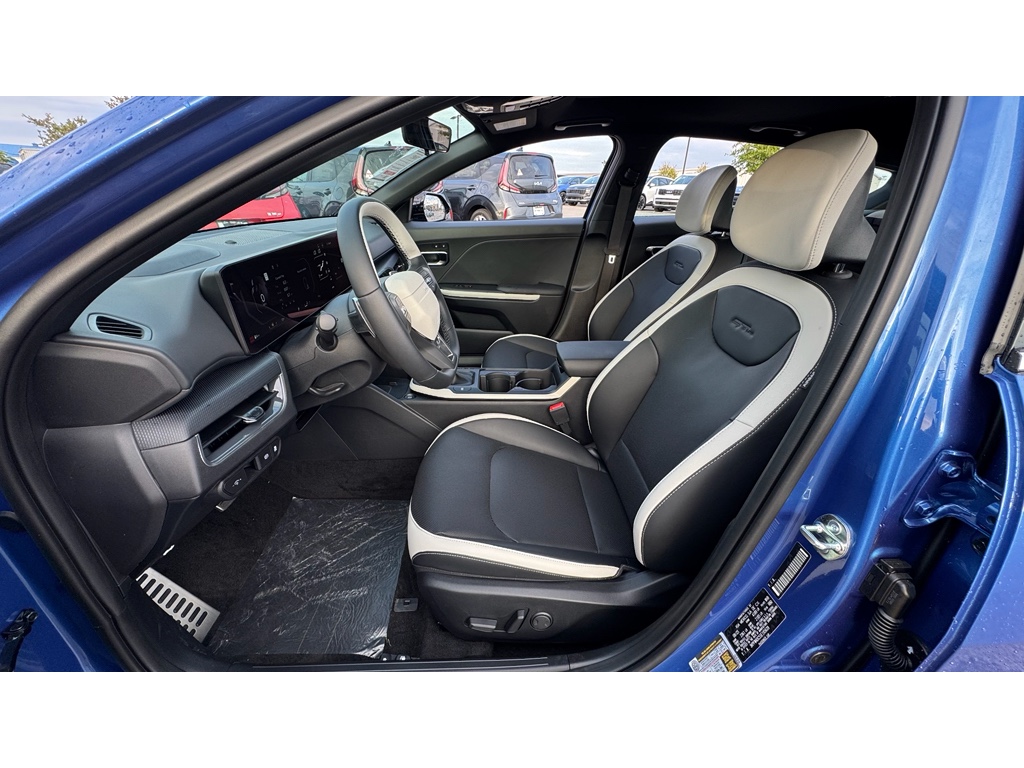 2025 Kia K4 GT-Line Turbo photo 4
