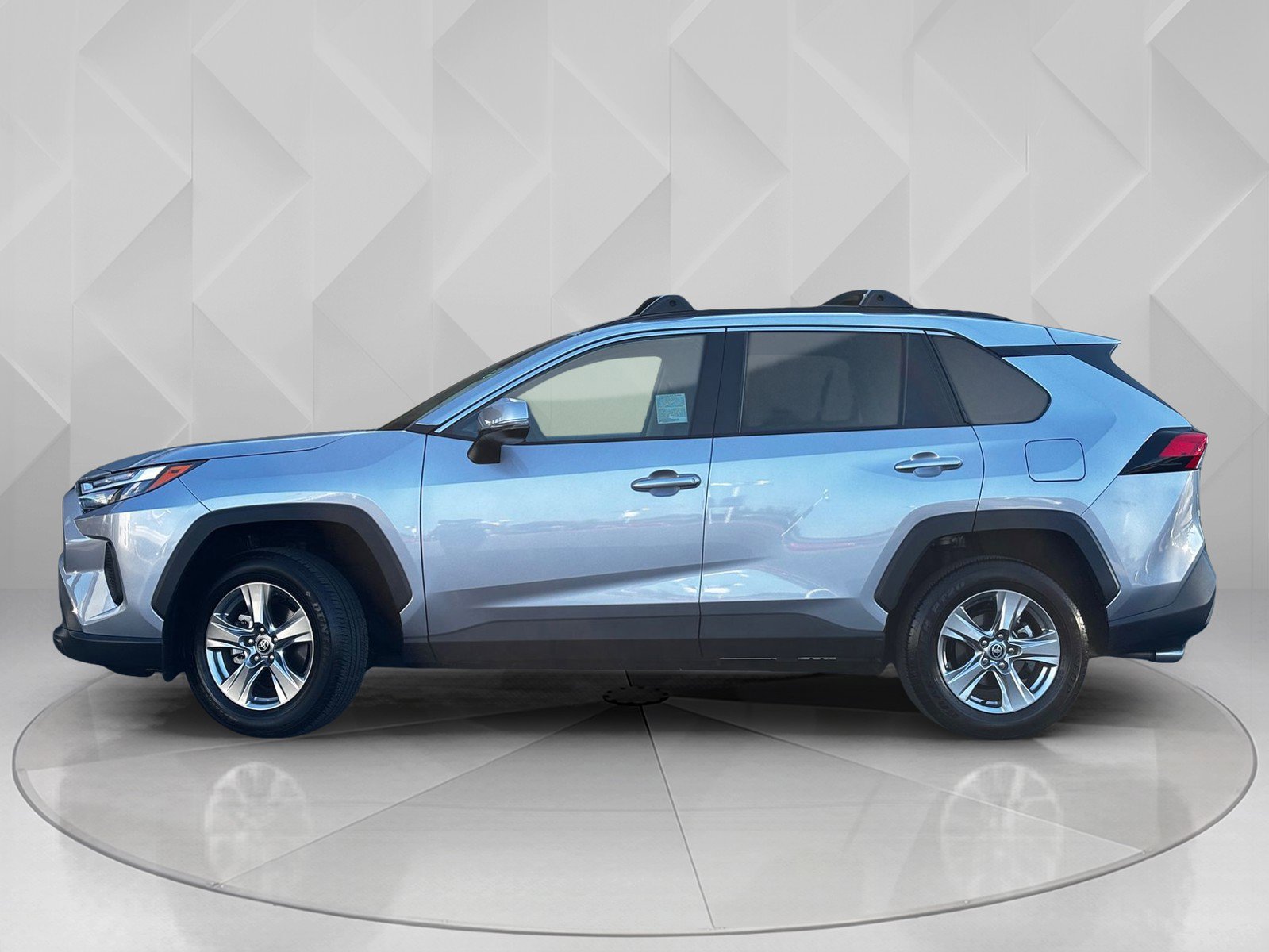 Used 2024 Toyota RAV4 XLE with VIN 2T3P1RFV6RC465685 for sale in Northfield, Minnesota