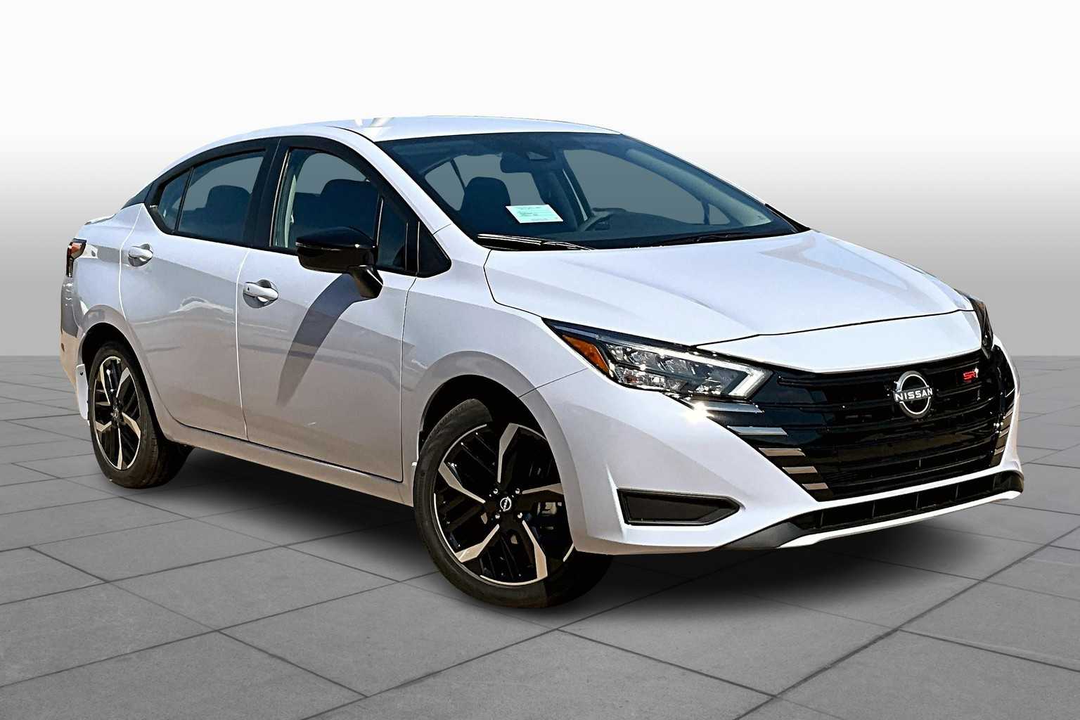 2025 Nissan Versa SR photo 2