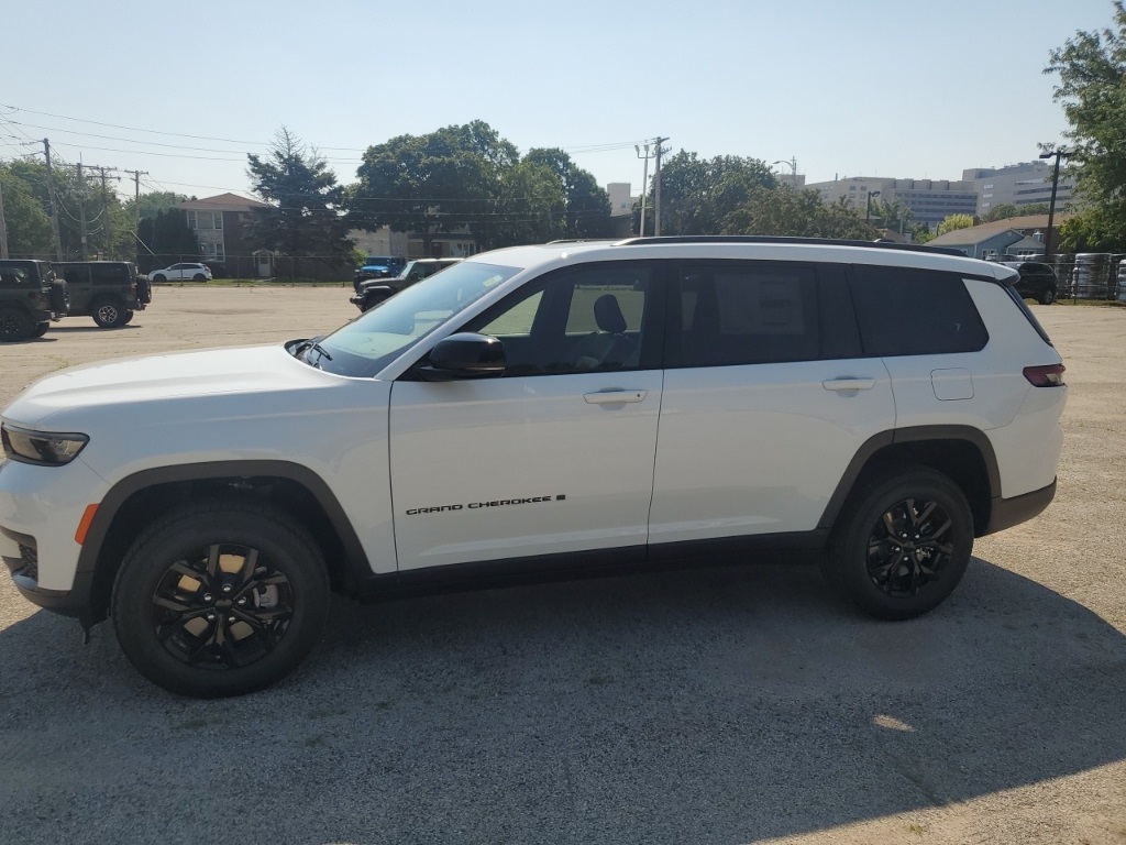 2025 Jeep Grand Cherokee Altitude X photo 4
