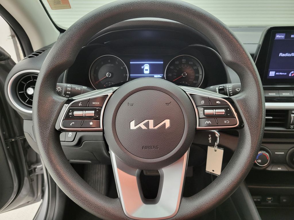 2024 Kia Forte LXS photo 2