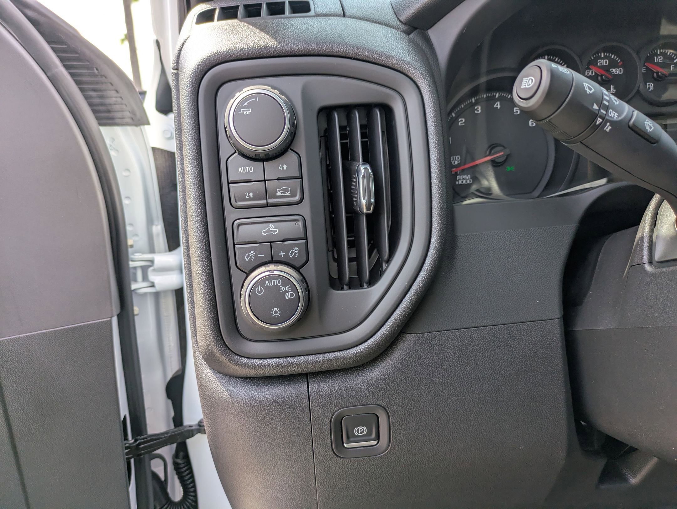 2026 Chevrolet Silverado 1500 photo 18
