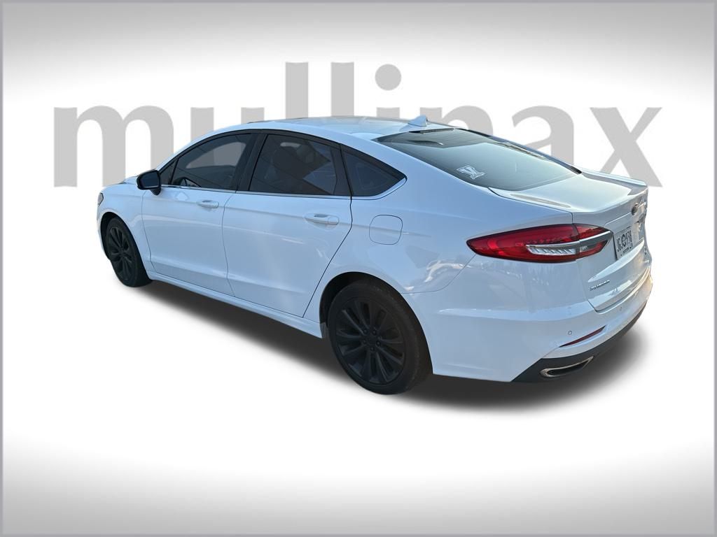 2020 Ford Fusion SE photo 4