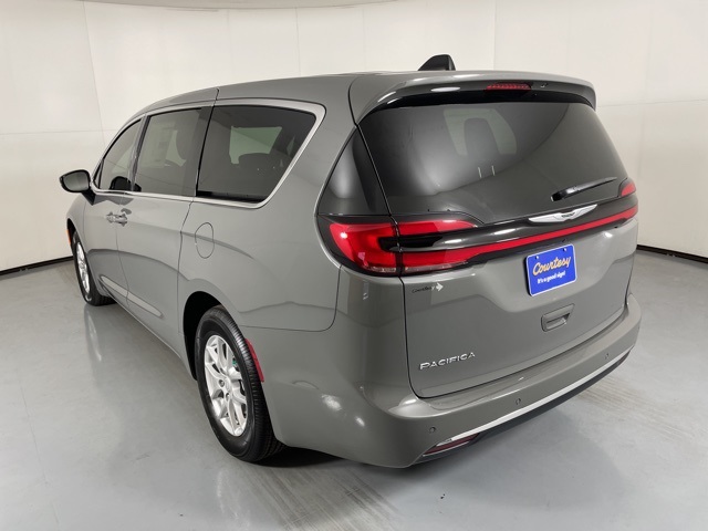2025 Chrysler Pacifica photo 6