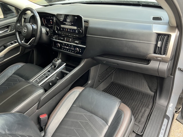 2022 Nissan Pathfinder Platinum photo 20