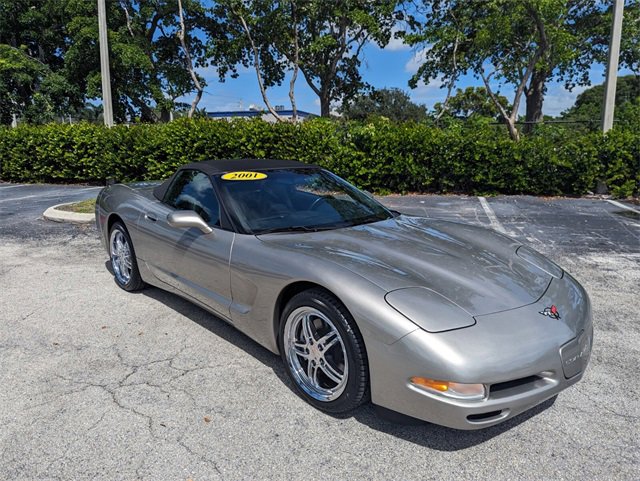 2001 Chevrolet Corvette Base photo 2