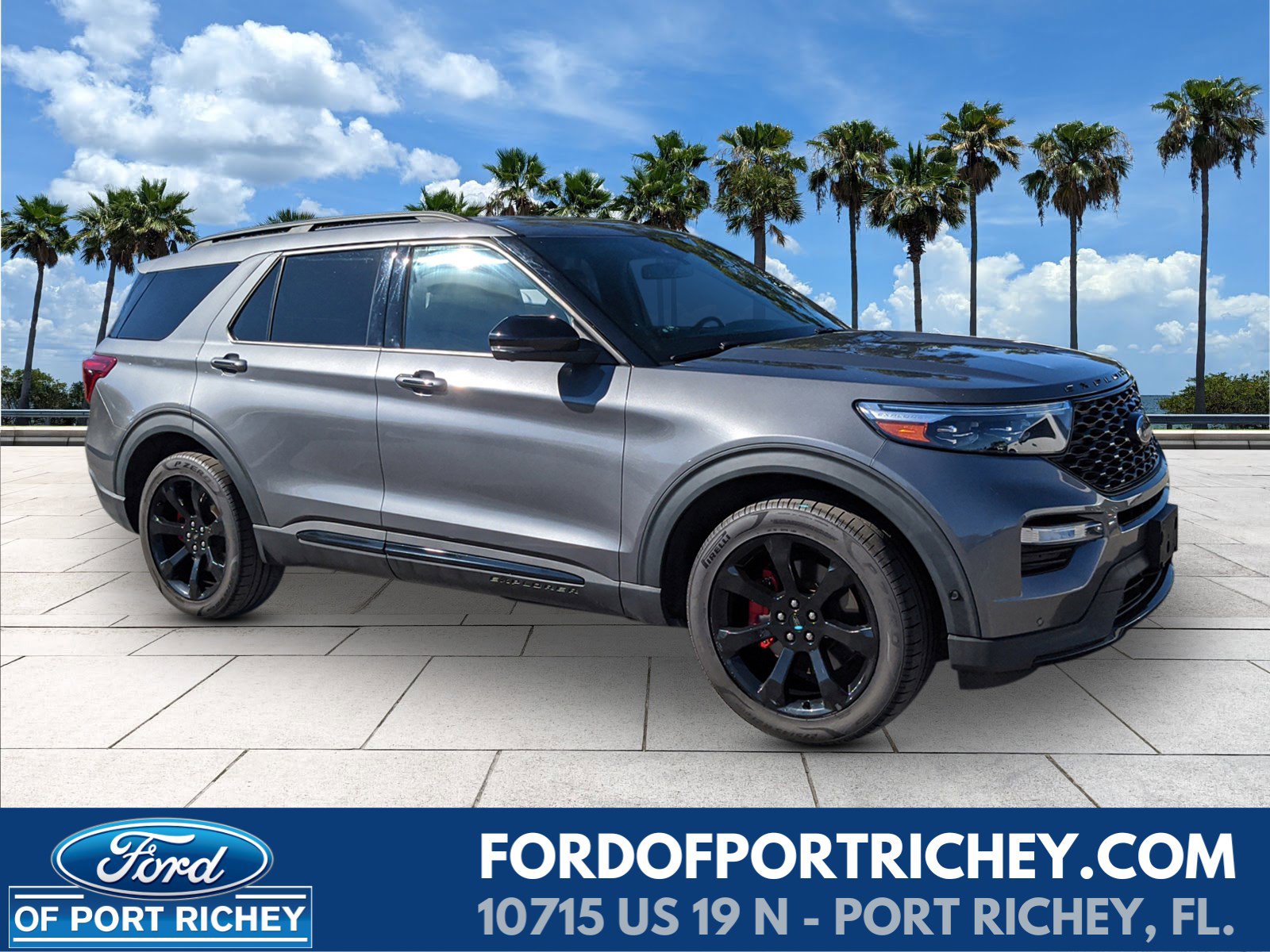 2022 Ford Explorer ST's photo