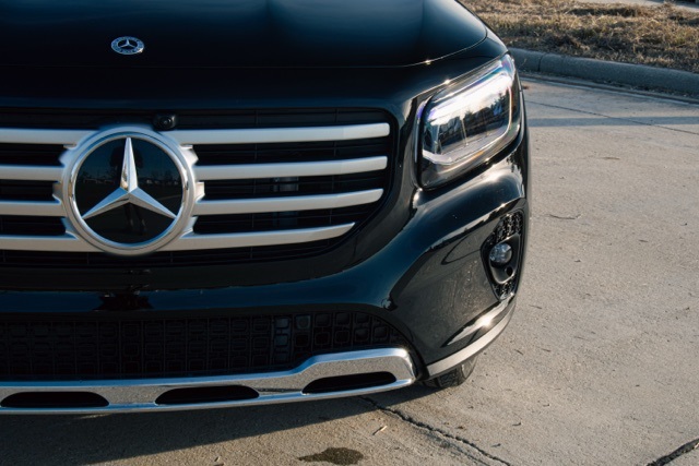 2026 Mercedes Benz GLB 250 photo 3