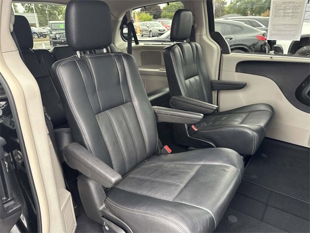 2014 Chrysler Town & Country photo 19