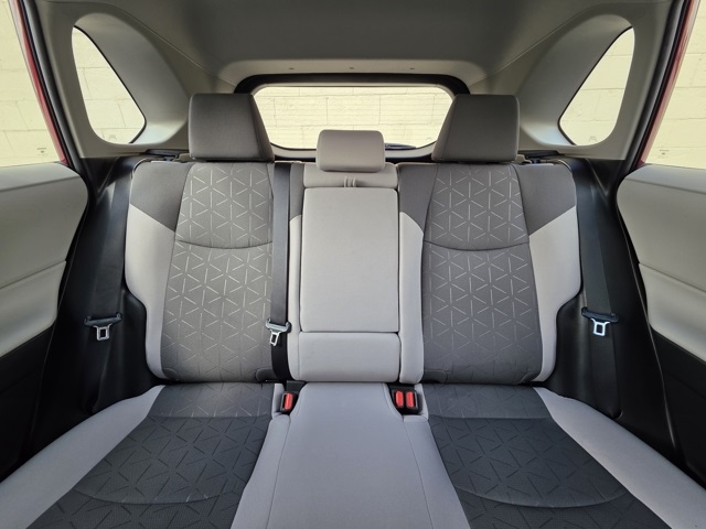 2021 Toyota RAV4 XLE photo 14