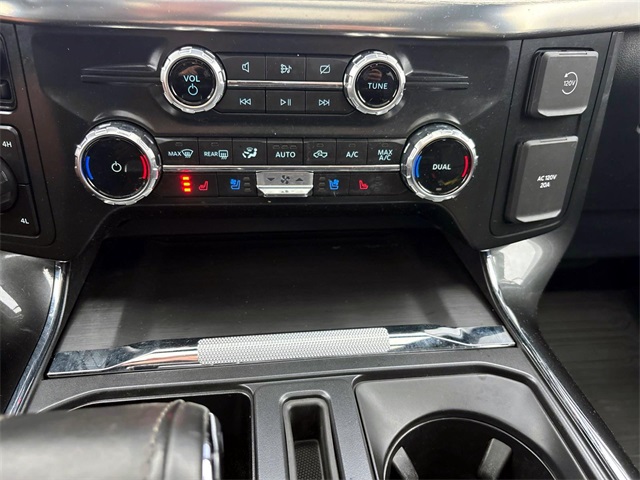 Used 2022 Gray Metallic Ford Lariat image 28