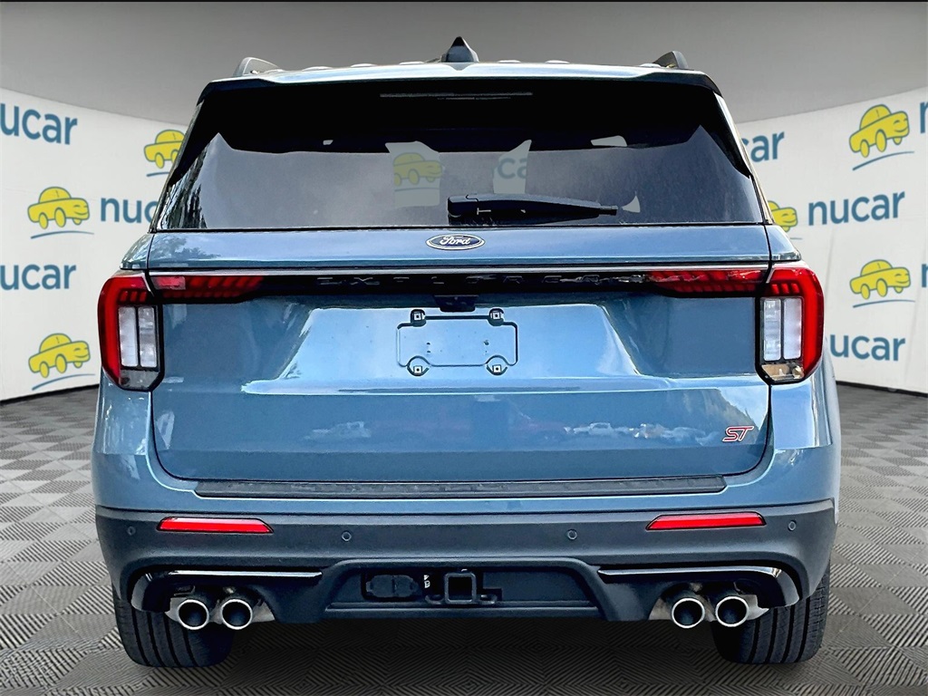 2025 Ford Explorer ST photo 4
