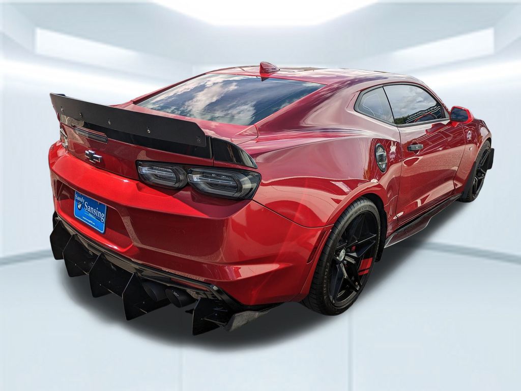 2019 Chevrolet Camaro 1LT photo 4