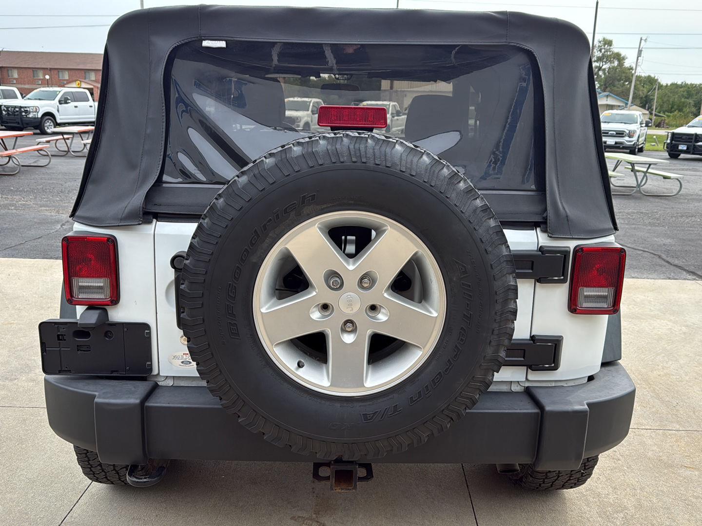 2015 Jeep Wrangler Sport photo 11