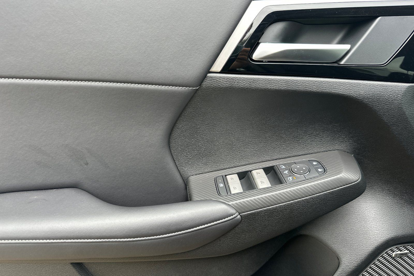 2025 Mitsubishi Outlander SE photo 10