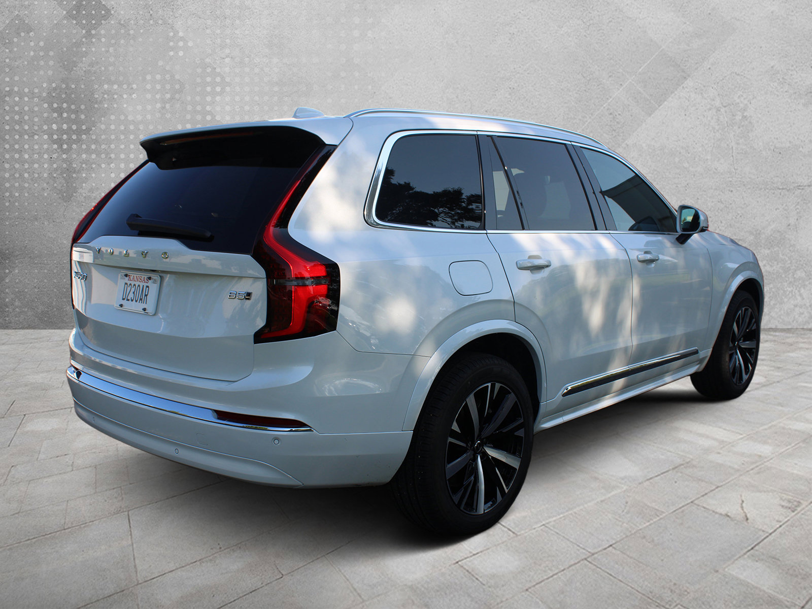 2026 Volvo XC90 B5 Core photo 3