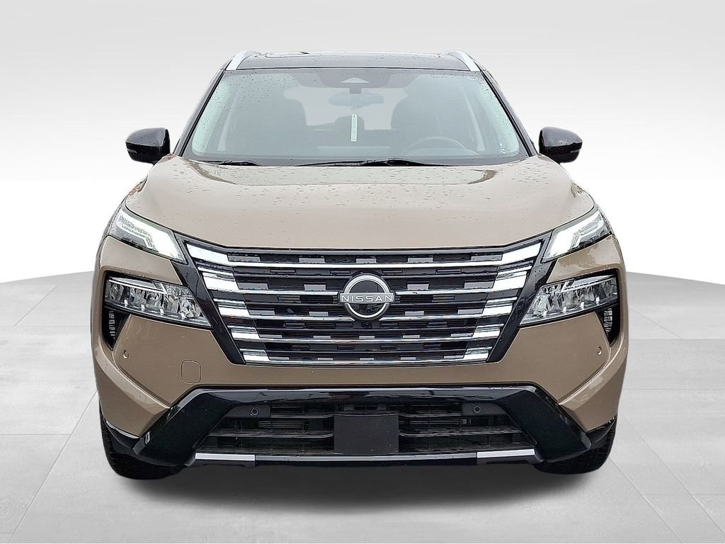 2024 Nissan Rogue Platinum photo 2
