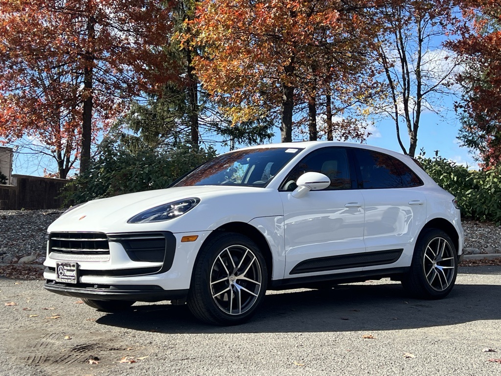 2022 Porsche Macan Base