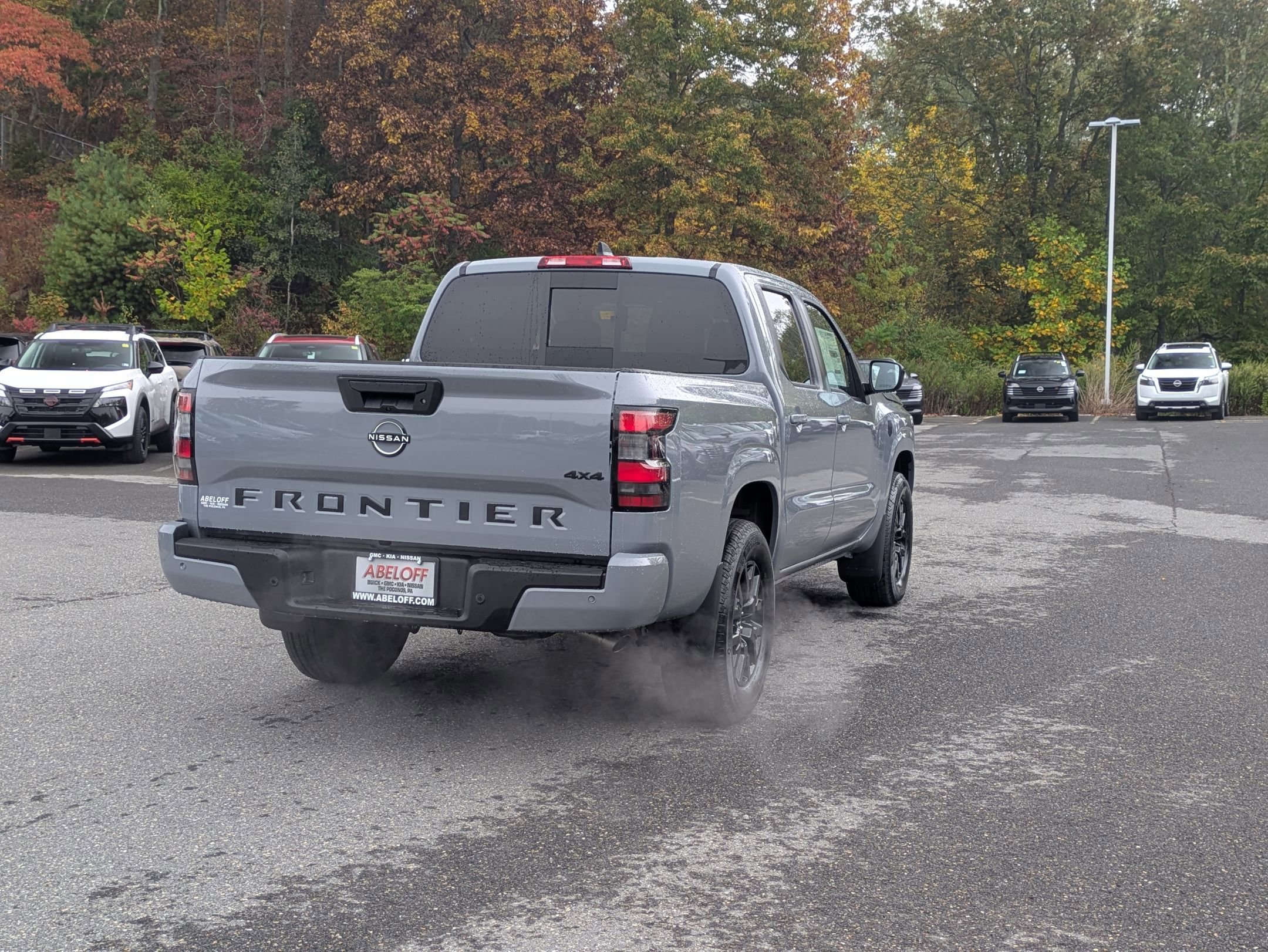 2026 Nissan Frontier Crew Cab SV photo 4