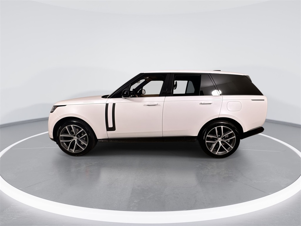 2025 Land Rover Range Rover SE photo 5