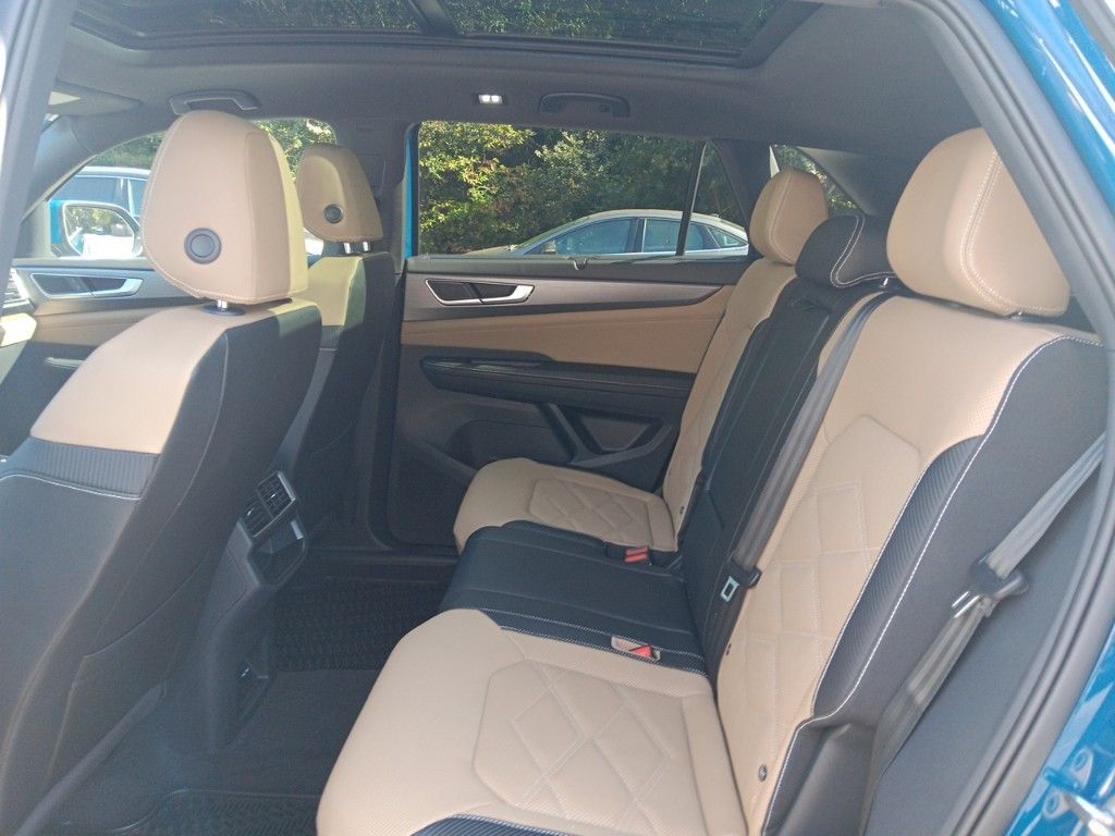 2025 Volkswagen Atlas Cross Sport SE Technology photo 24