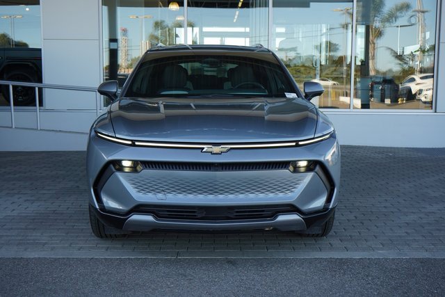 2025 Chevrolet Equinox EV 1LT photo 3