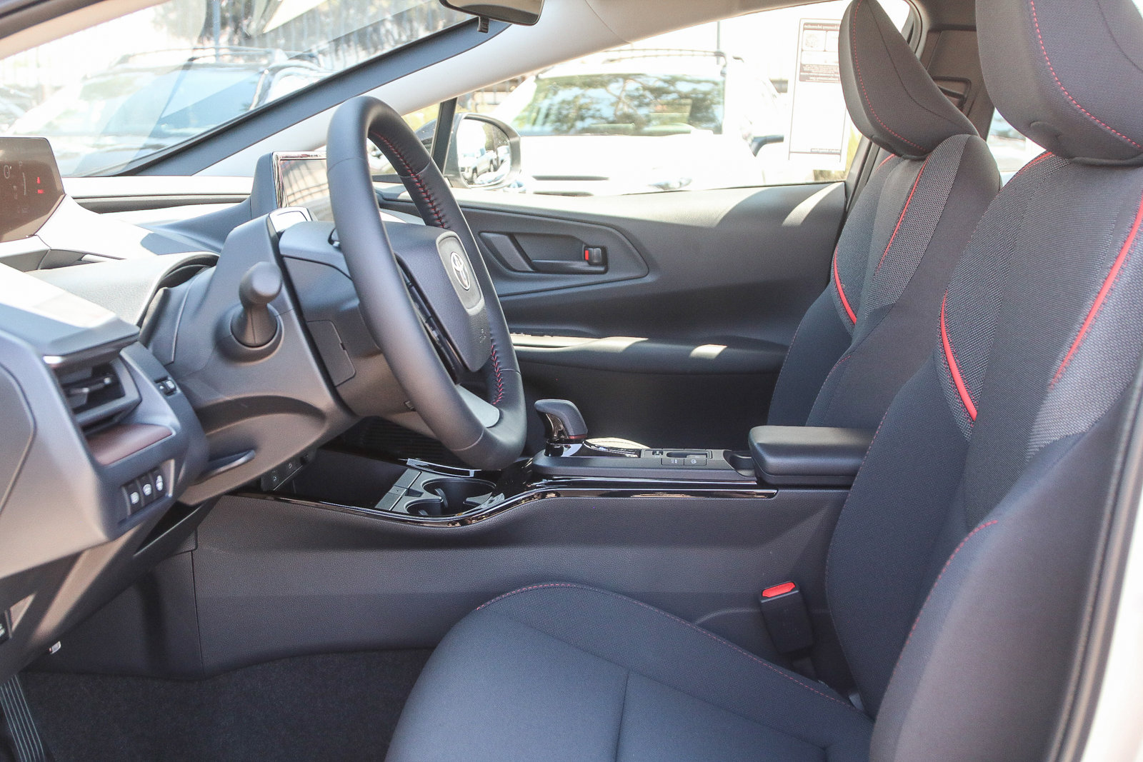 2026 Toyota Prius Plug-in Hybrid SE photo 17