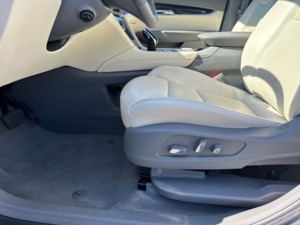 2023 Cadillac XT6 Premium Luxury photo 10