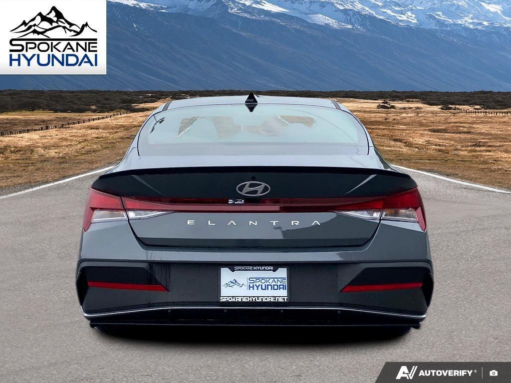 2026 Hyundai Elantra SEL Sport photo 4