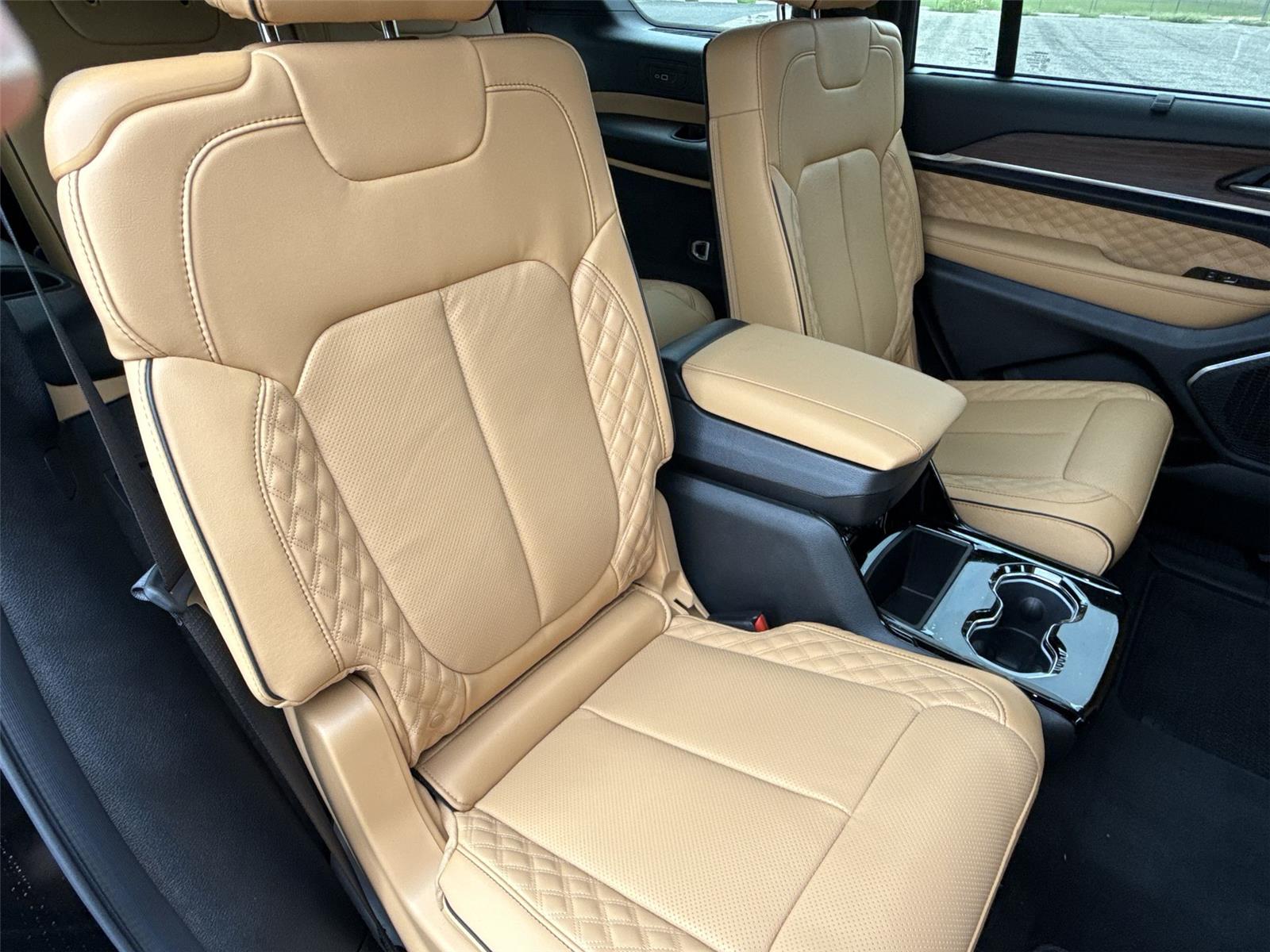2025 Jeep Grand Cherokee L Summit photo 23