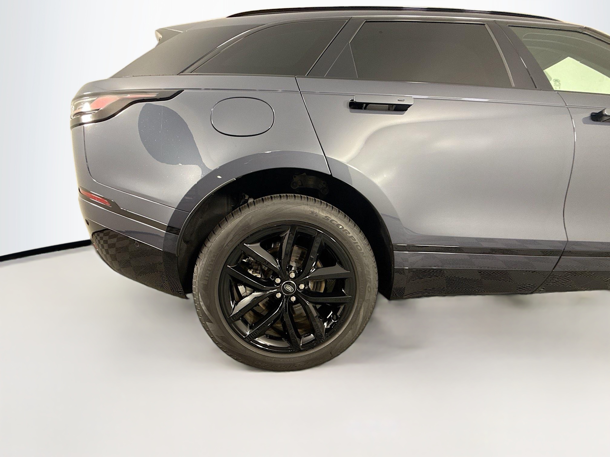 2025 Land Rover Range Rover Velar SE photo 10