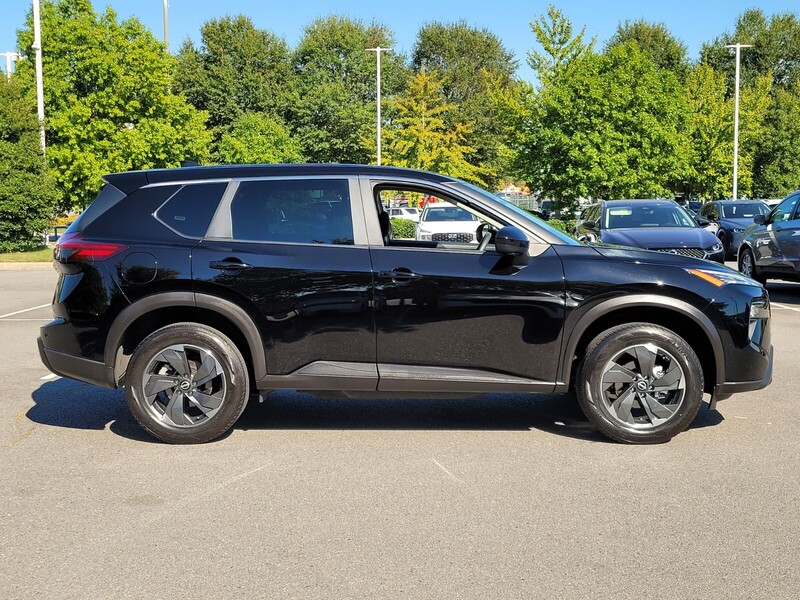 2024 Nissan Rogue SV photo 2